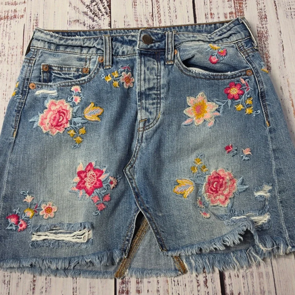 American Eagle Denim Mini‎ Skirt Womens 2 Blue Excellent Floral Embroidered Boho